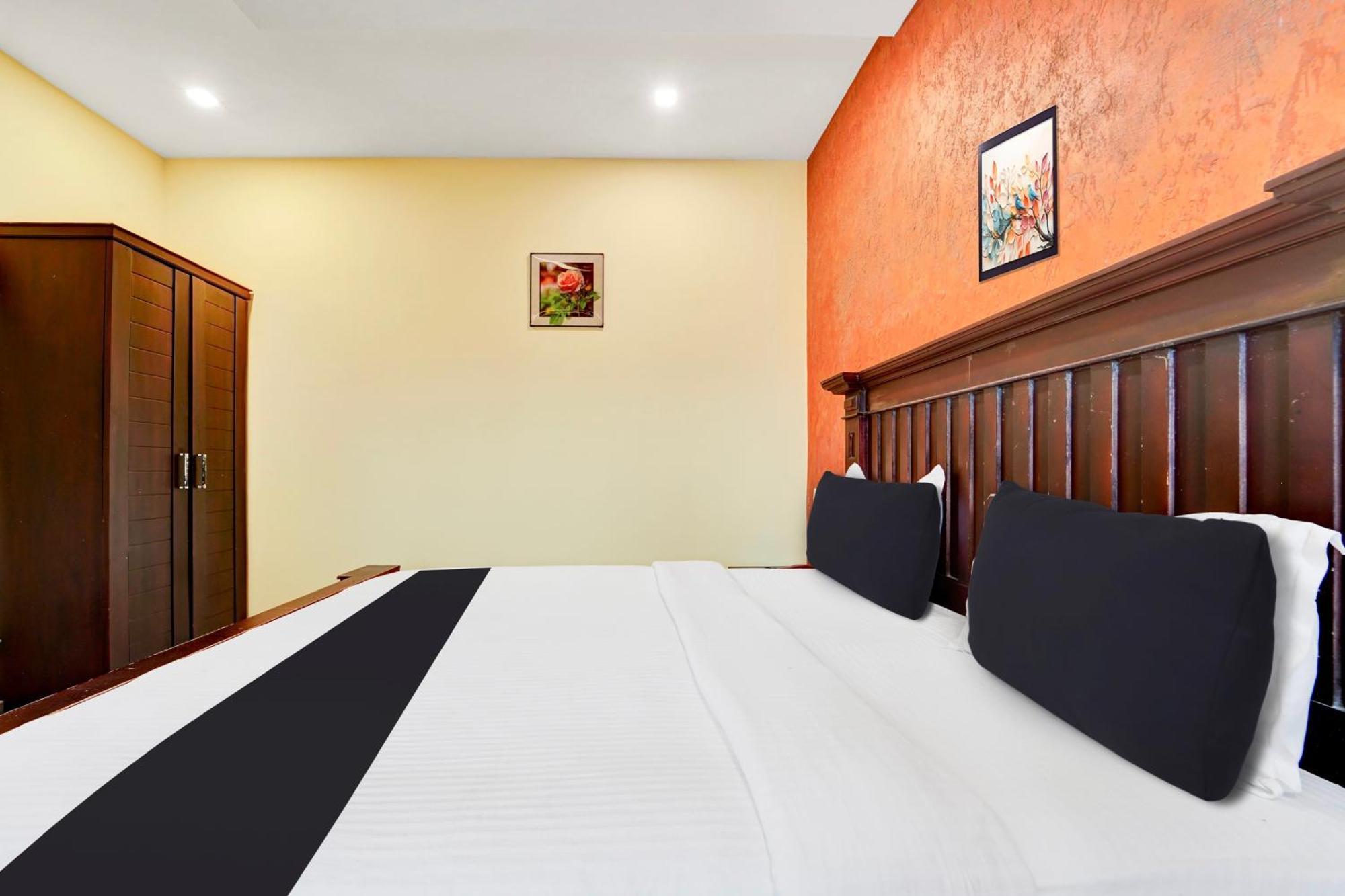 Super Townhouse Ernakulam North Hotel Kochi Exterior photo