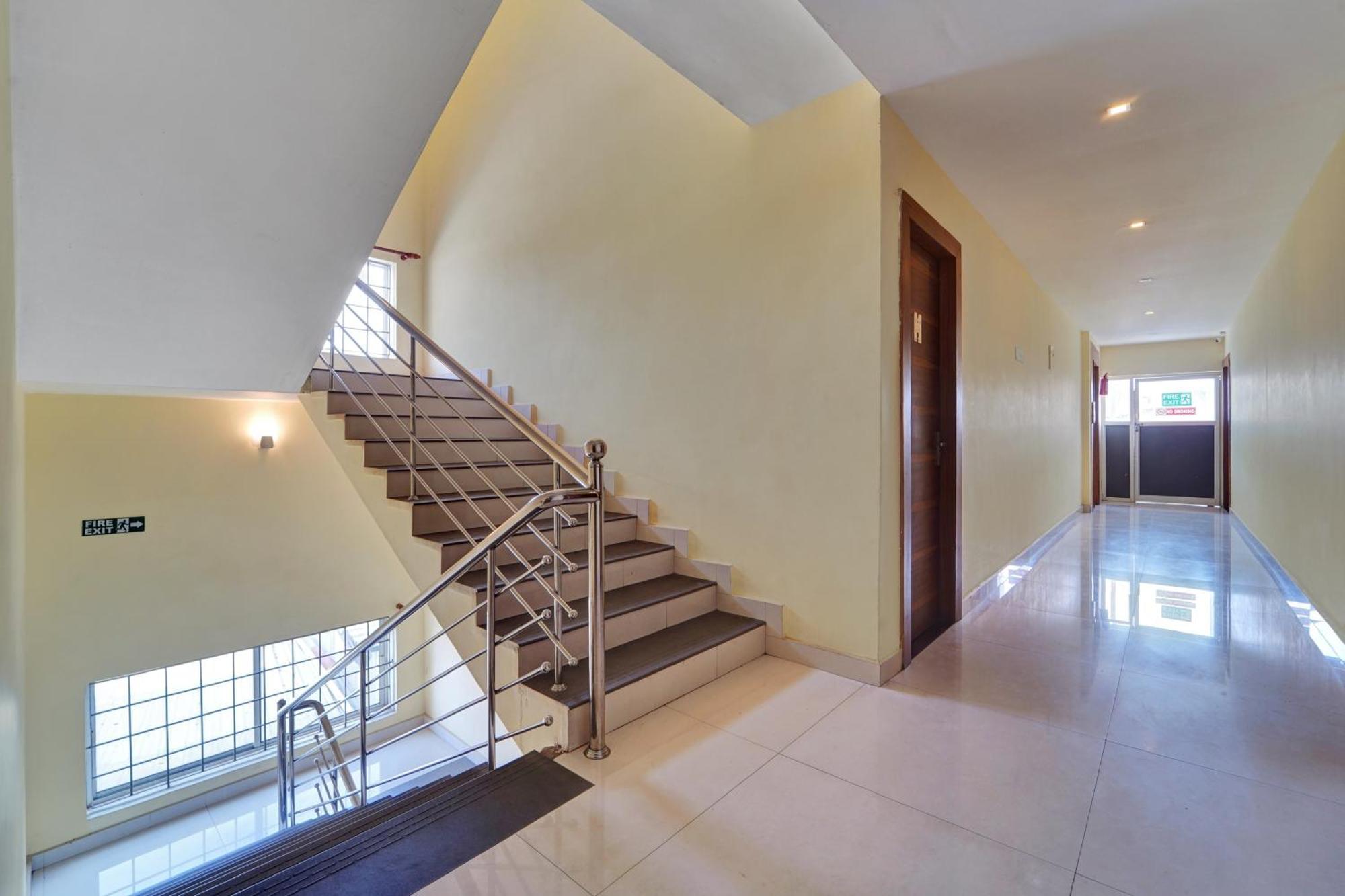 Super Townhouse Ernakulam North Hotel Kochi Exterior photo