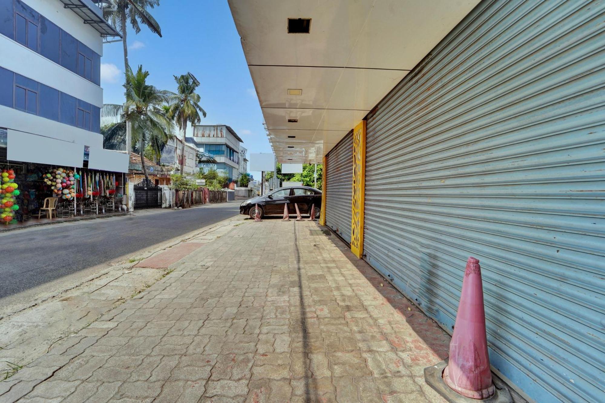Super Townhouse Ernakulam North Hotel Kochi Exterior photo