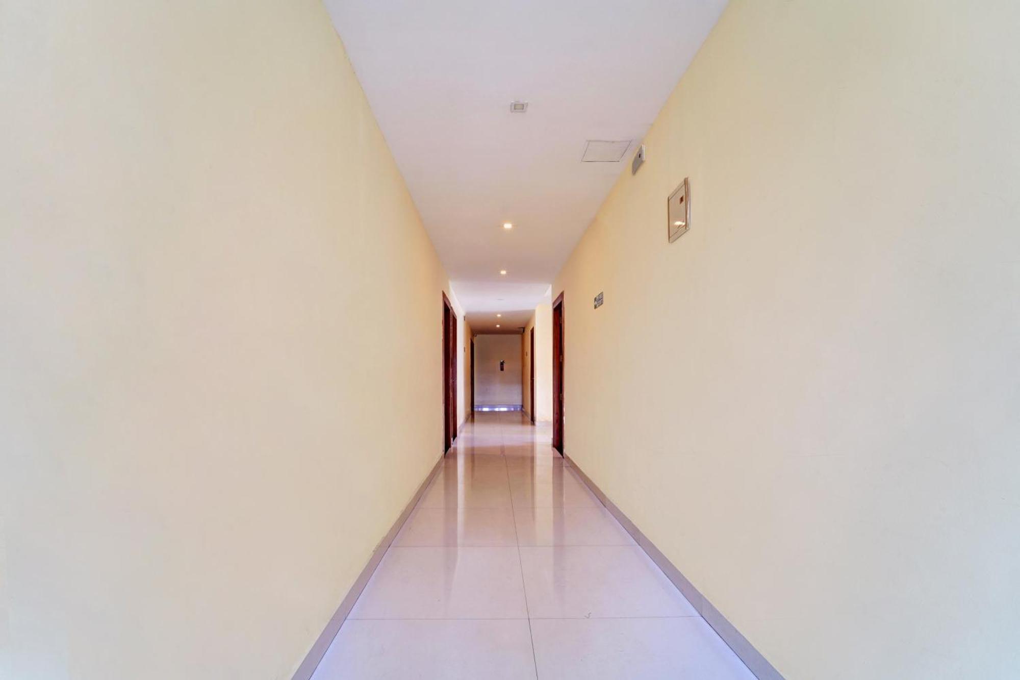 Super Townhouse Ernakulam North Hotel Kochi Exterior photo