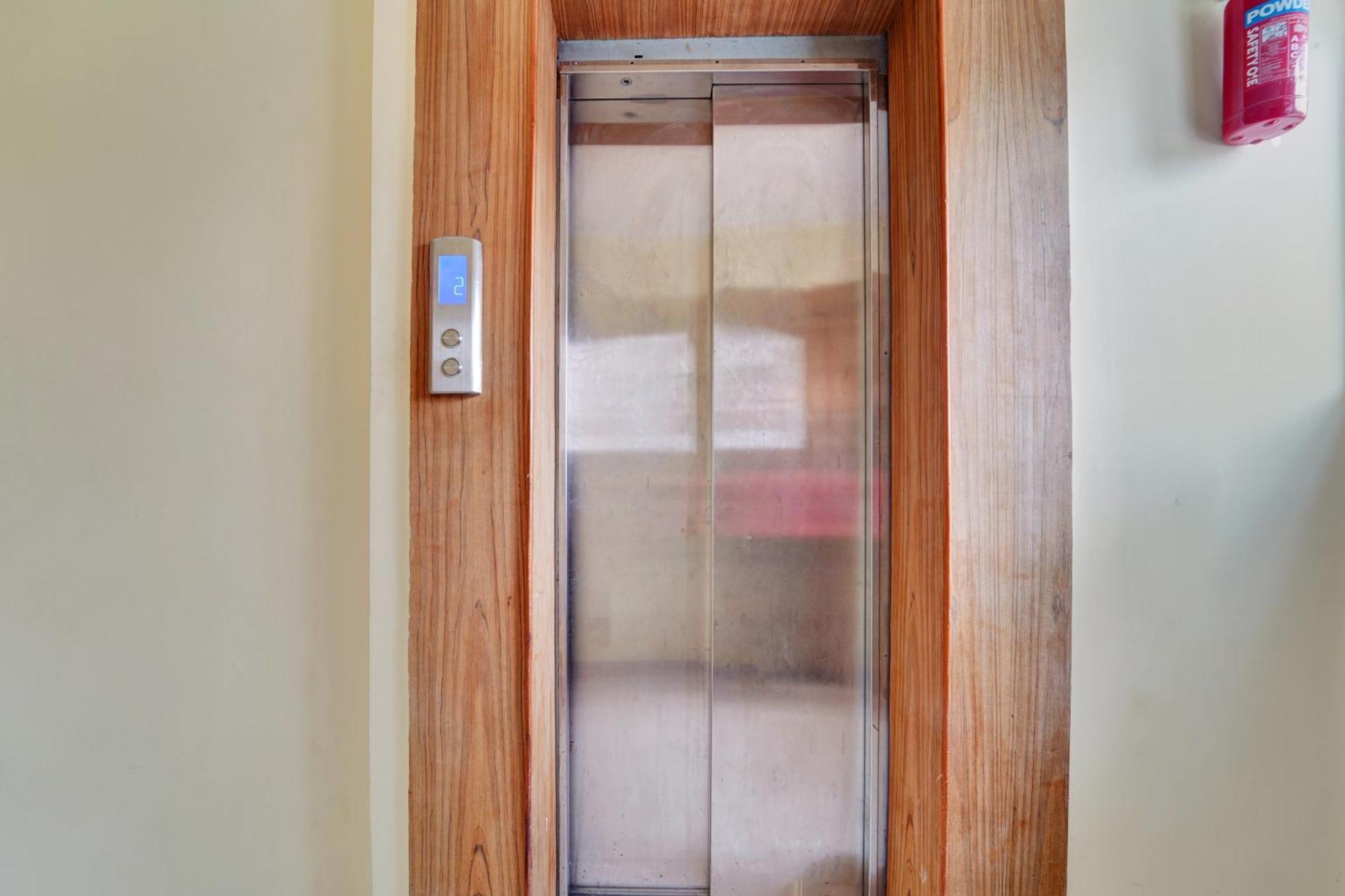 Super Townhouse Ernakulam North Hotel Kochi Exterior photo