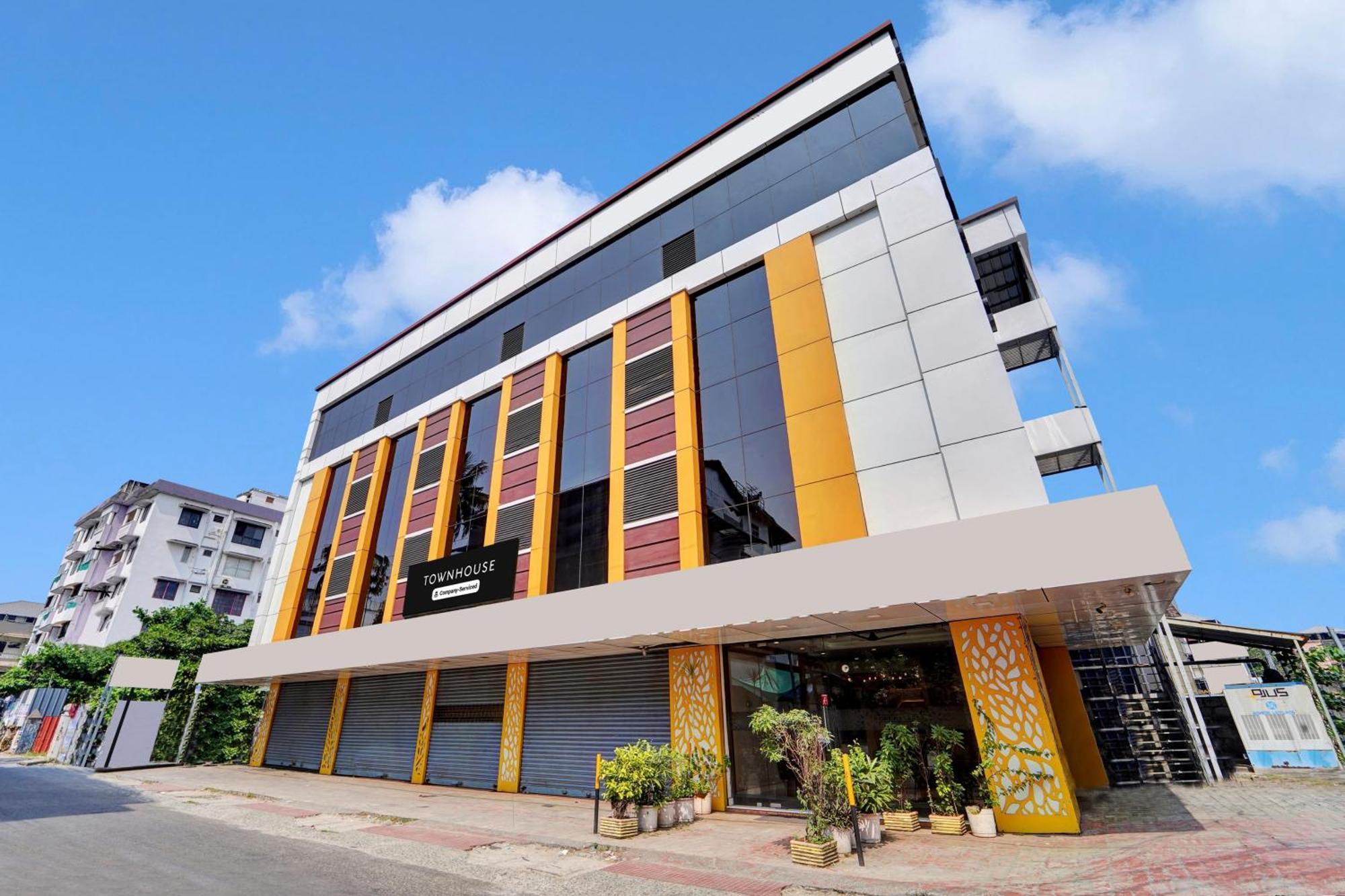 Super Townhouse Ernakulam North Hotel Kochi Exterior photo