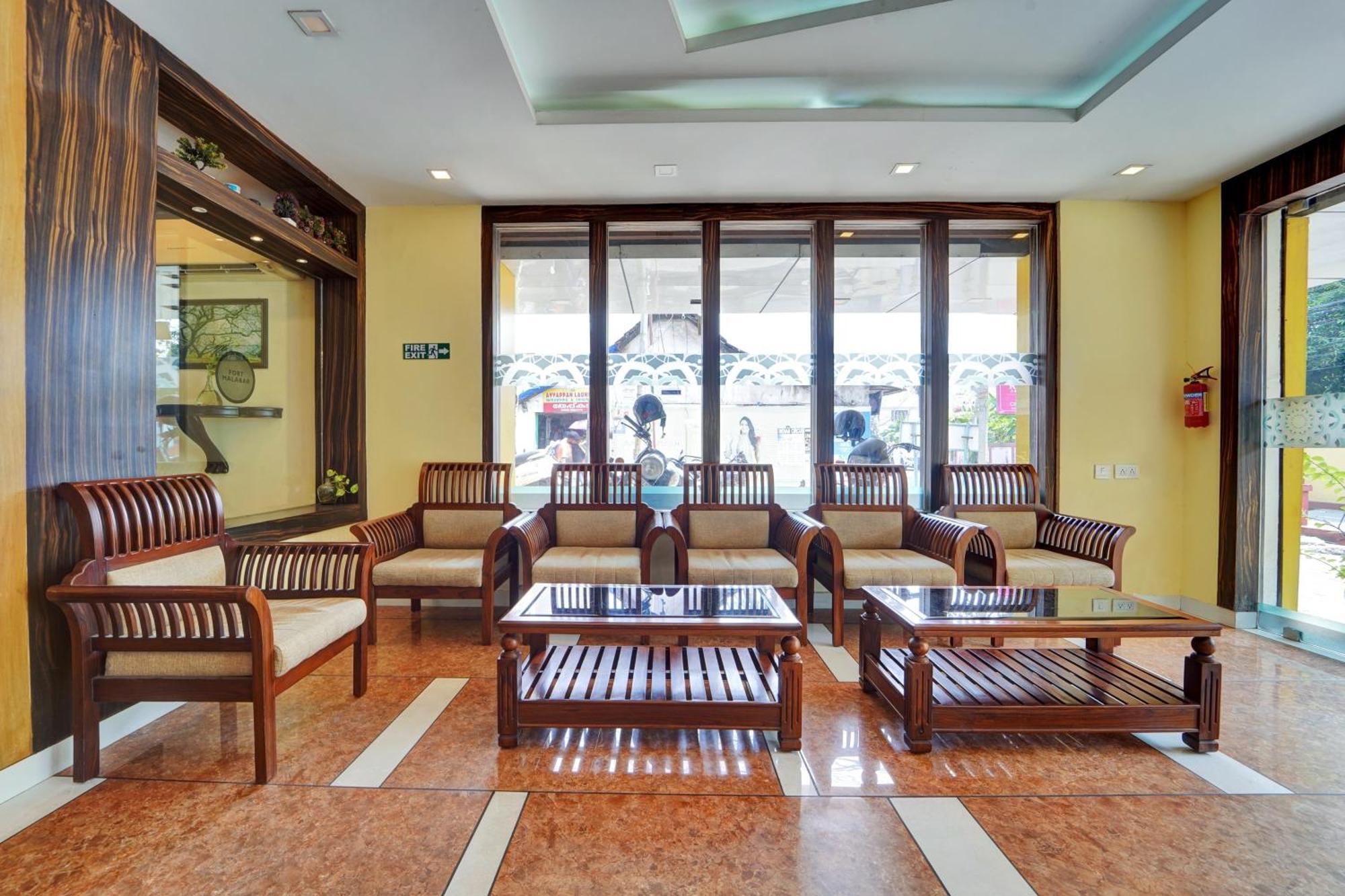Super Townhouse Ernakulam North Hotel Kochi Exterior photo